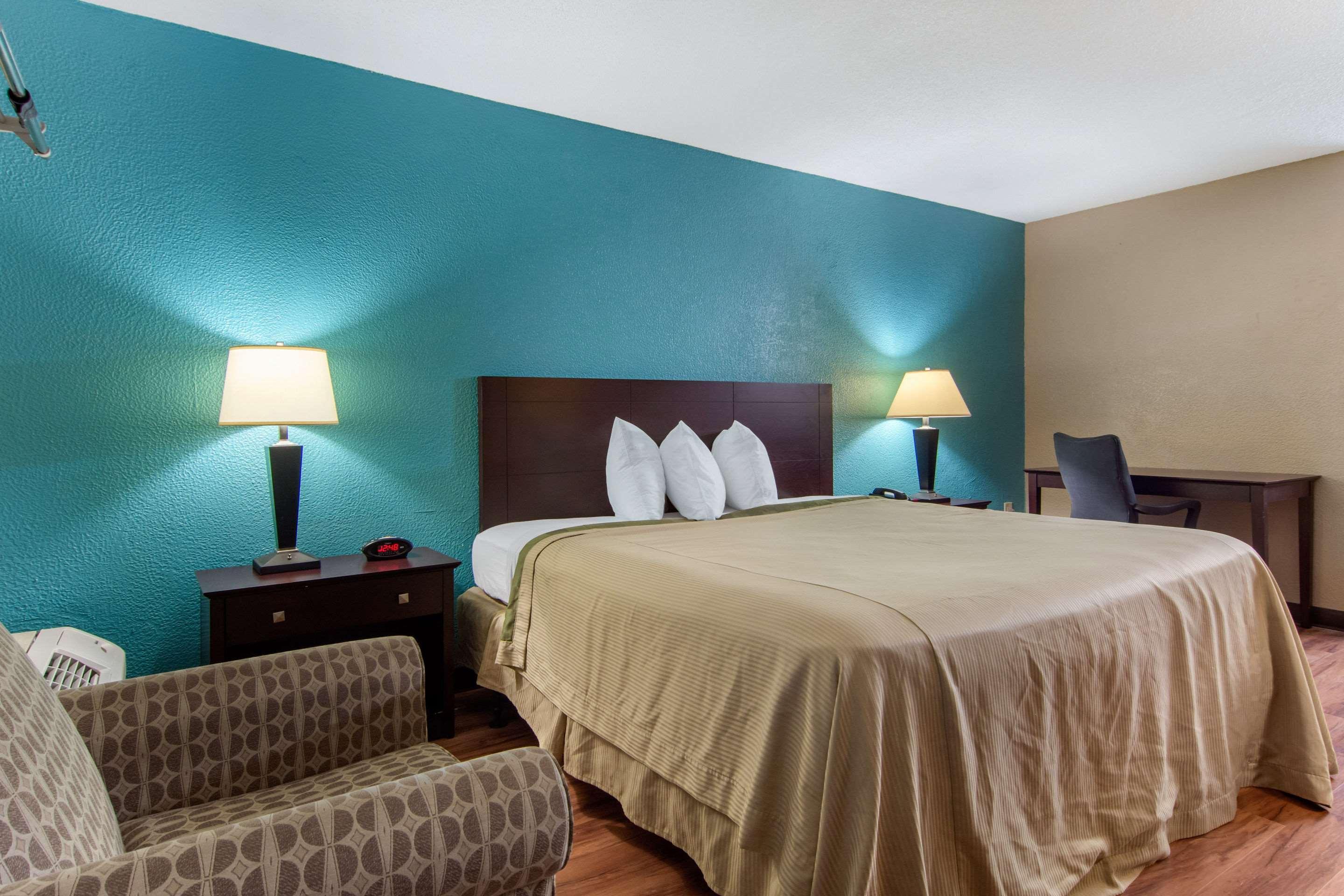 Suburban Studios Macon Luaran gambar