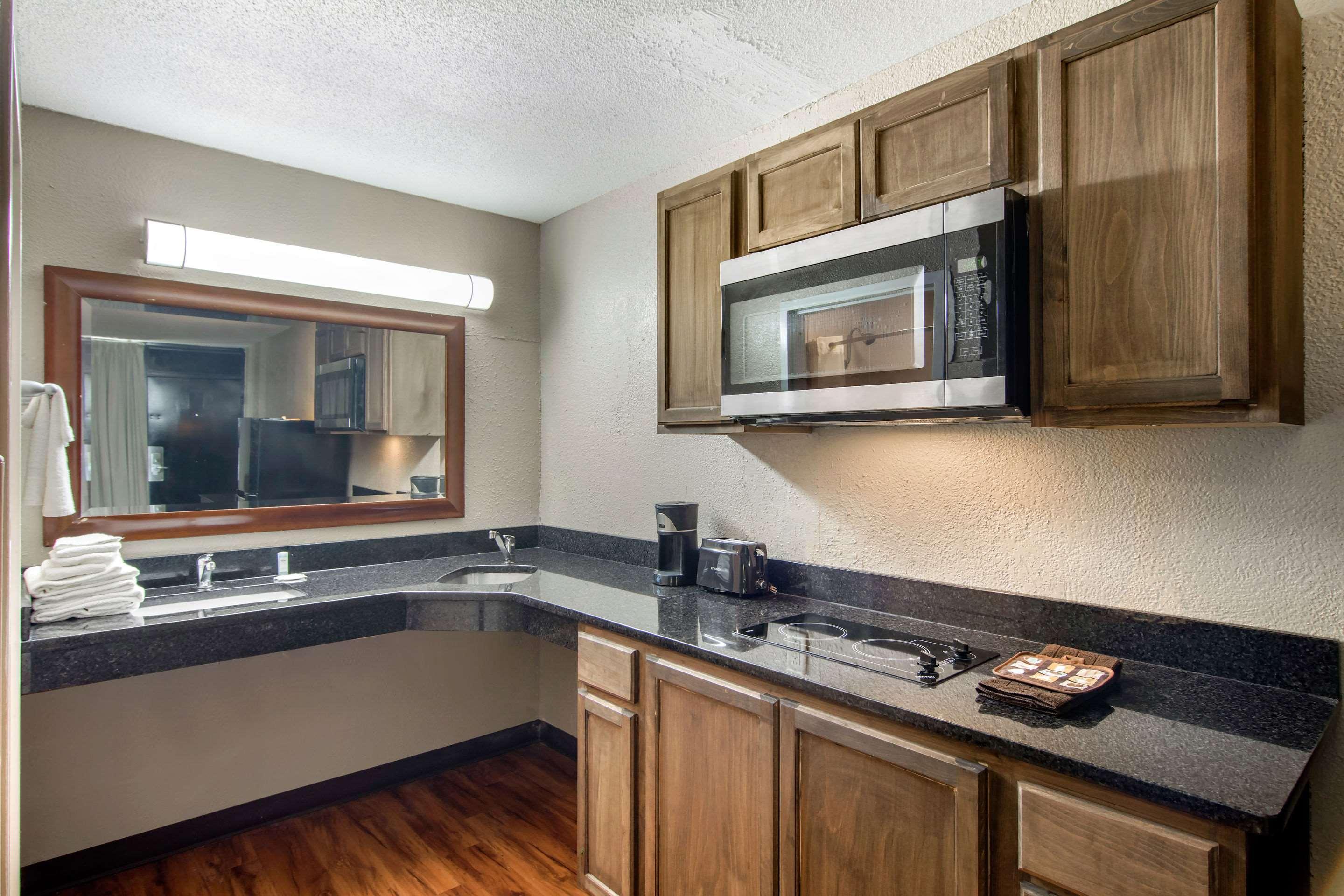 Suburban Studios Macon Luaran gambar