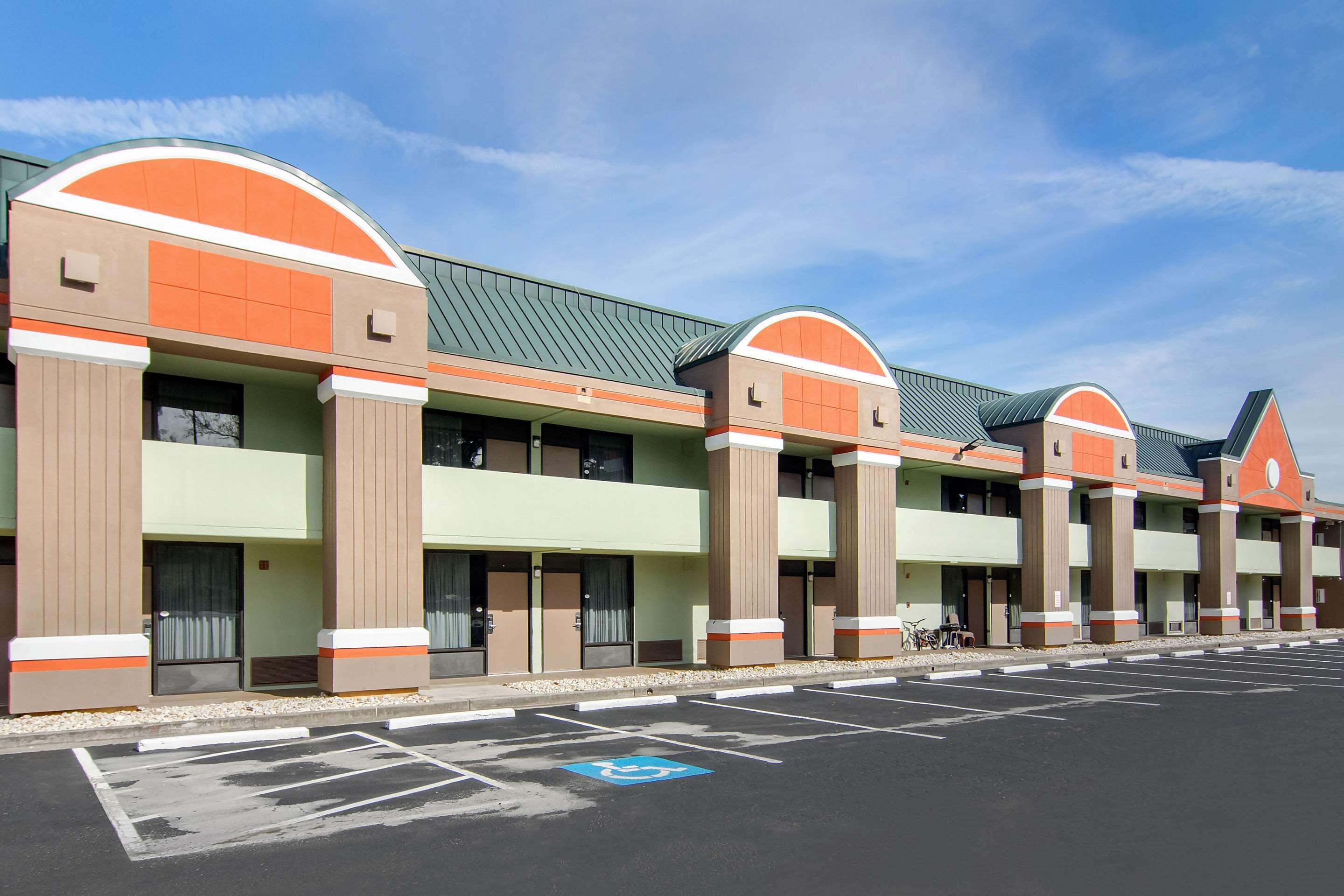 Suburban Studios Macon Luaran gambar