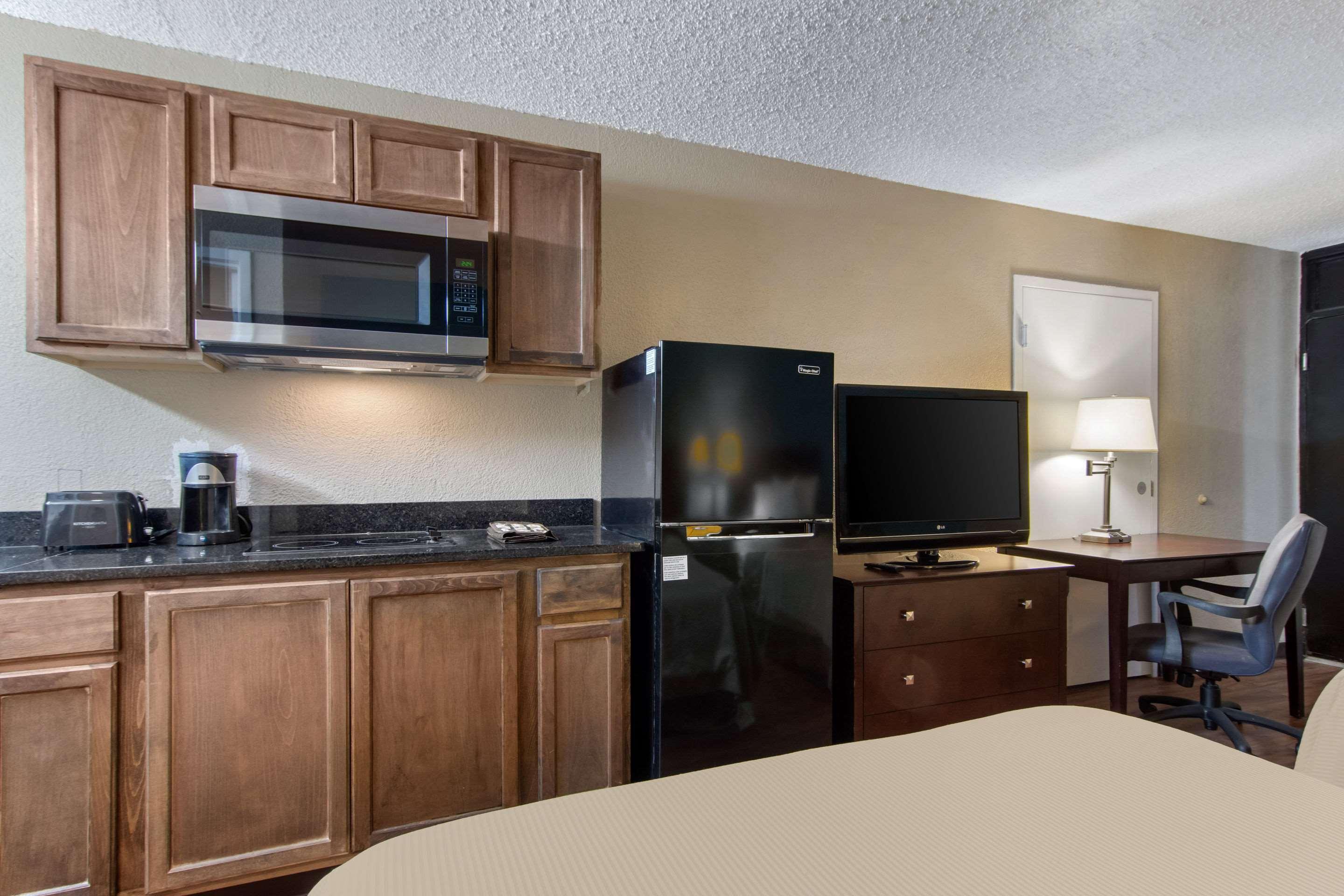 Suburban Studios Macon Luaran gambar