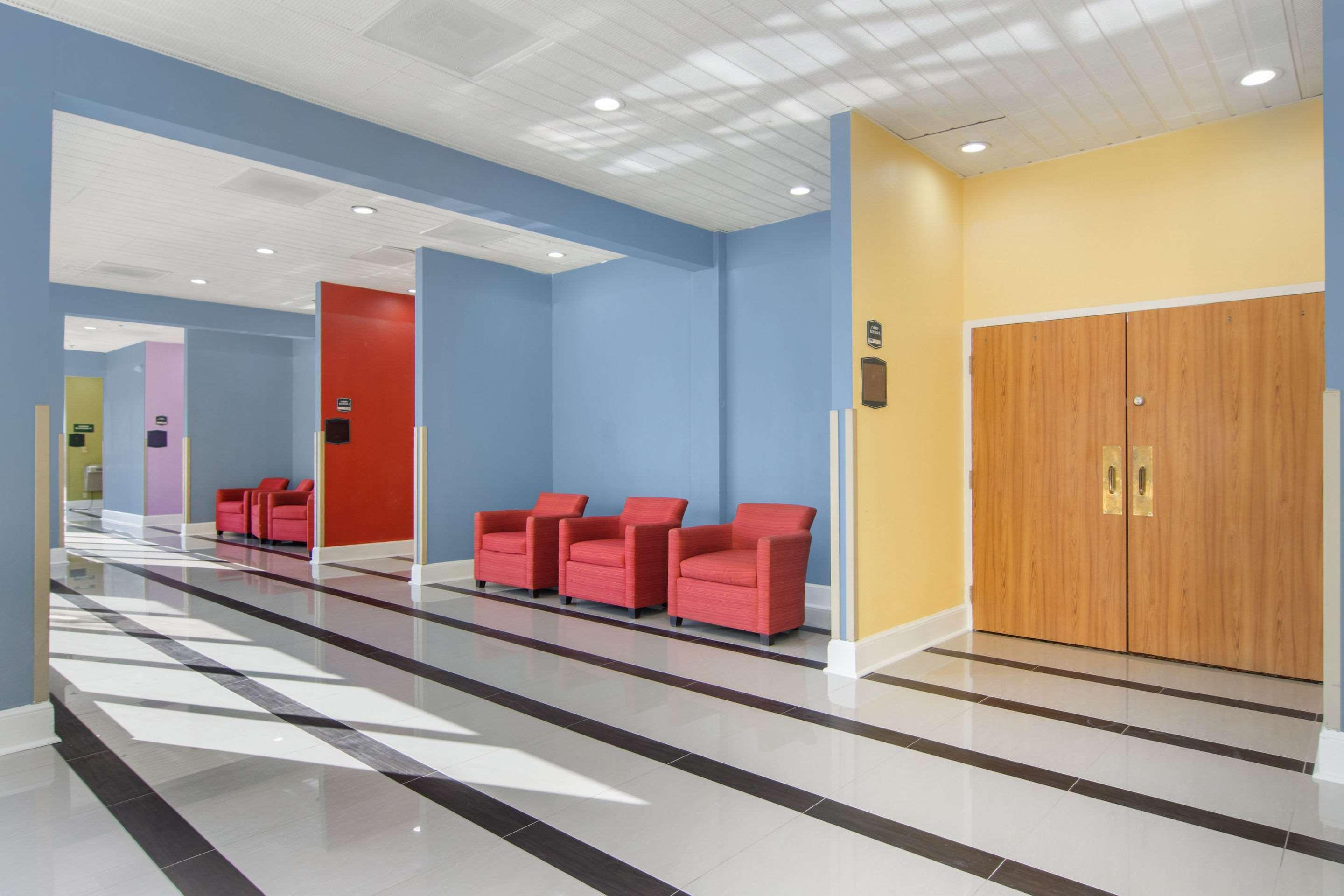 Suburban Studios Macon Luaran gambar